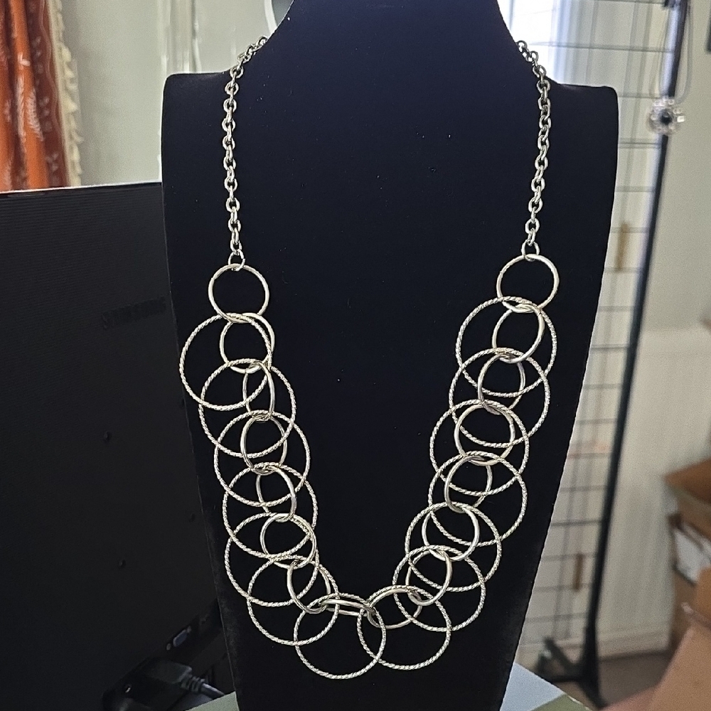 Elegant Silver Chain Link Necklace